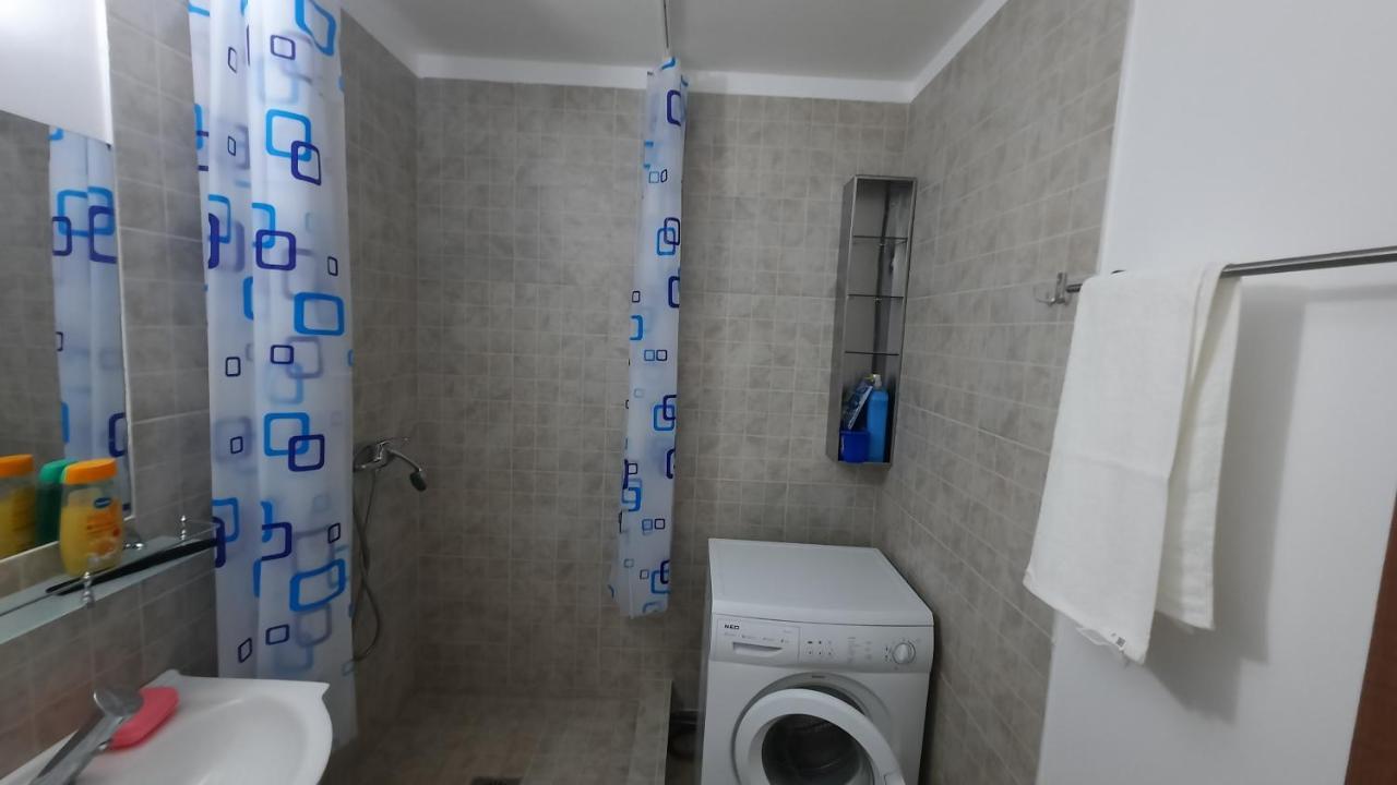 Lovely 1 Bedroom Apartment With Free Street Parking Bukurešť Exteriér fotografie